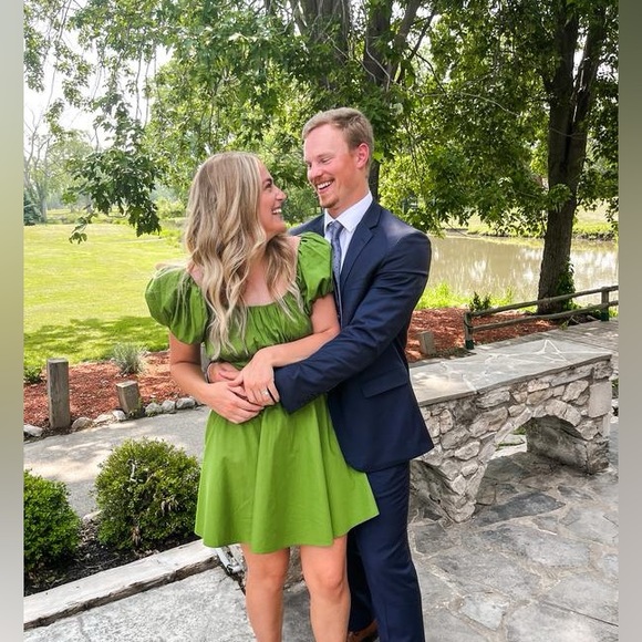 Abercrombie Women's Ruched Puff Sleeve Mini Dress in Green XXS Petite - Picture 2 of 6